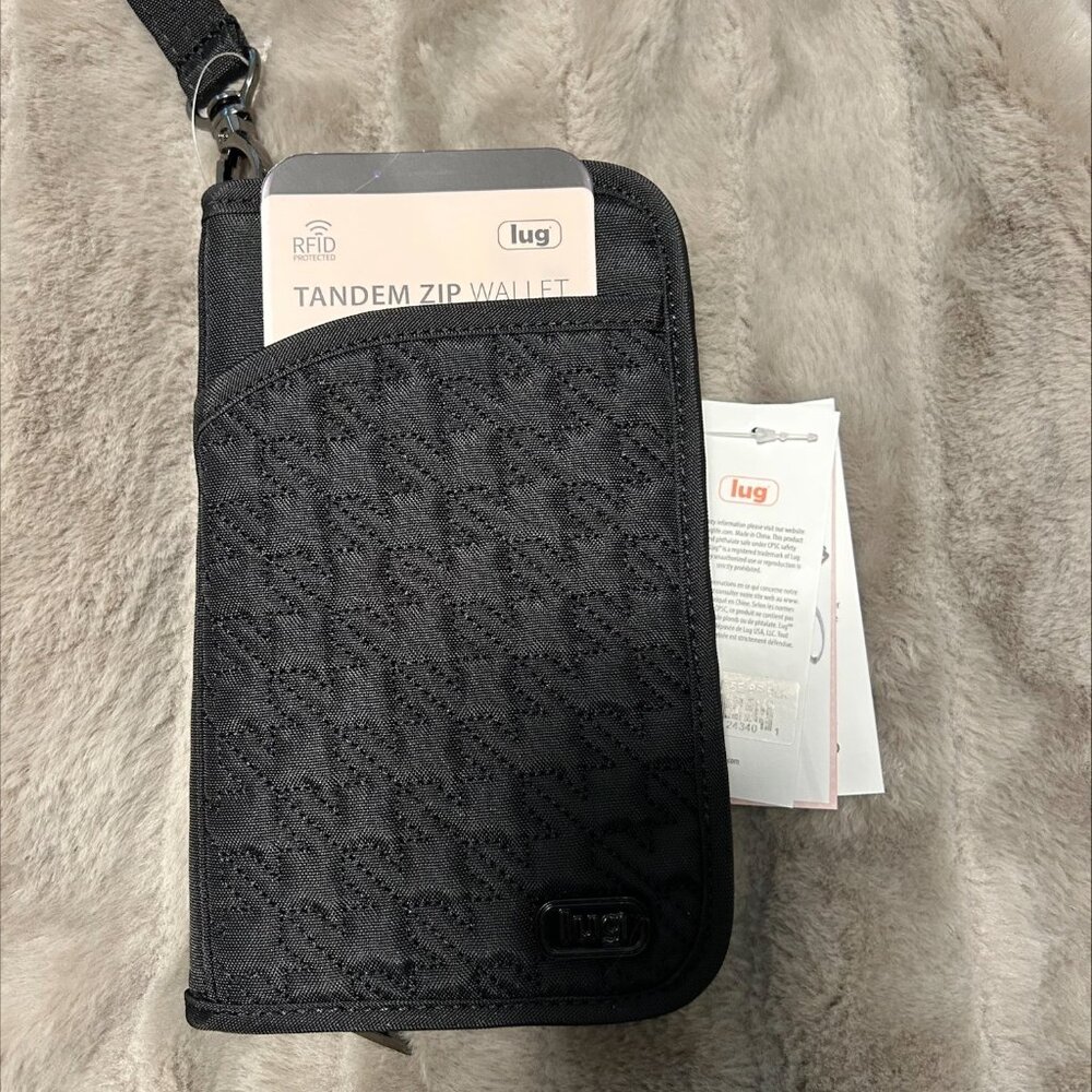 Lug Tandem Zip SE Wallet - NWT